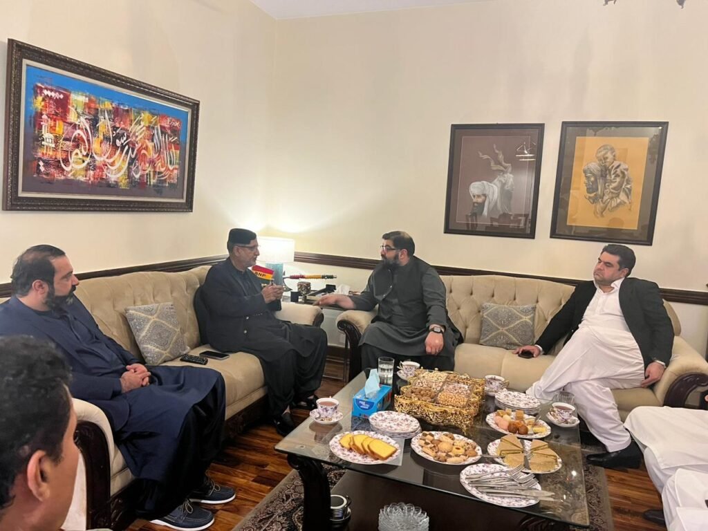 صوبائی صدر عوامی نیشنل پارٹی ایمل ولی خان اور سربراہ بلوچستان نیشنل پارٹی سردار اختر مینگل کی ملاقات...
